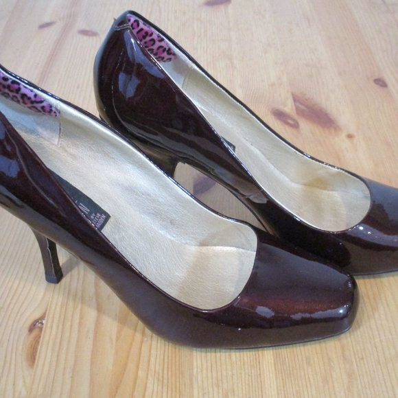 Steve Madden Bronze Pumps - Picture 2 of 3